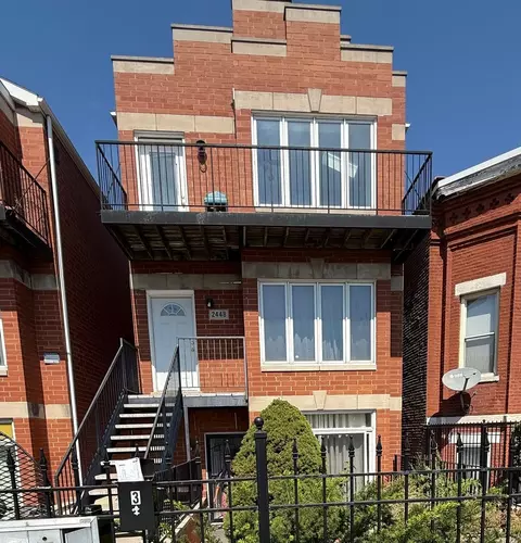 2448 W Grenshaw St, Chicago, IL 60612