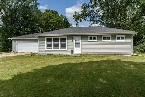 5360 Mccurry Rd, Roscoe, IL 61073
