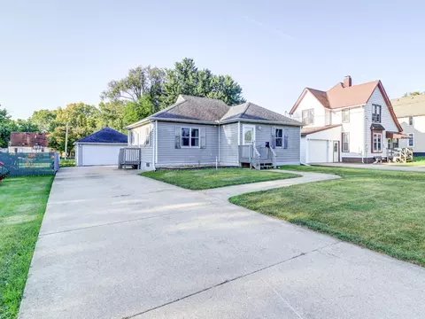 602 E 3rd St, Rock Falls, IL 61071 photo 2