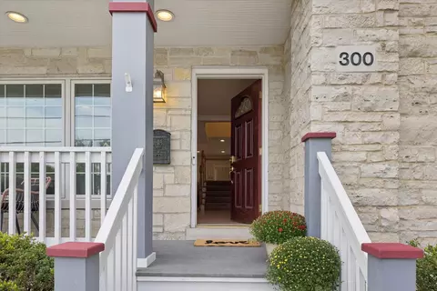 300 E Crescent Ave, Elmhurst, IL 60126 photo 3