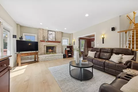 300 E Crescent Ave, Elmhurst, IL 60126 photo 11
