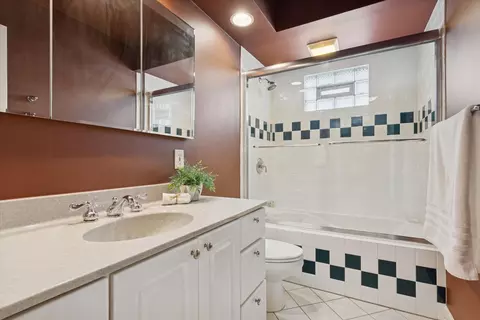 300 E Crescent Ave, Elmhurst, IL 60126 photo 6