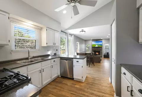 Kitchen - 1384 Northgate Dr, Bartlett, IL 60103 photo 3 of 3