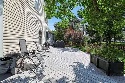 Exterior - 1384 Northgate Dr, Bartlett, IL 60103 photo 4 of 6