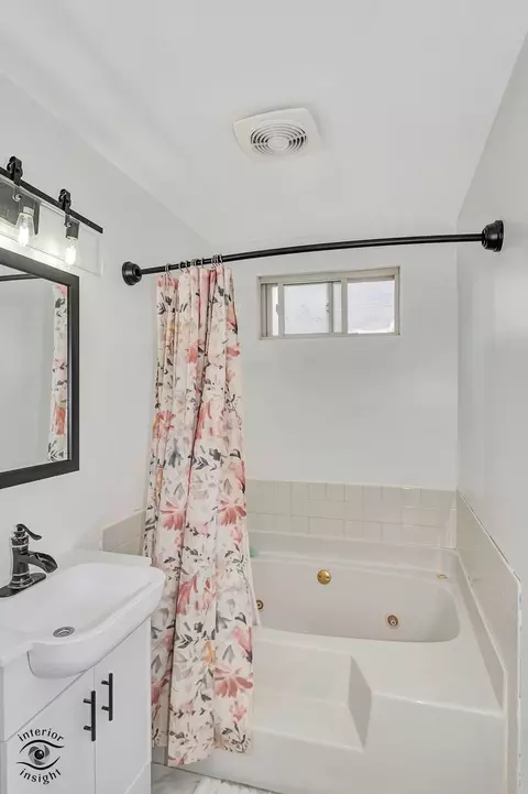 Bath - 7743 Columbia Dr, Bridgeview, IL 60455 photo 3 of 3