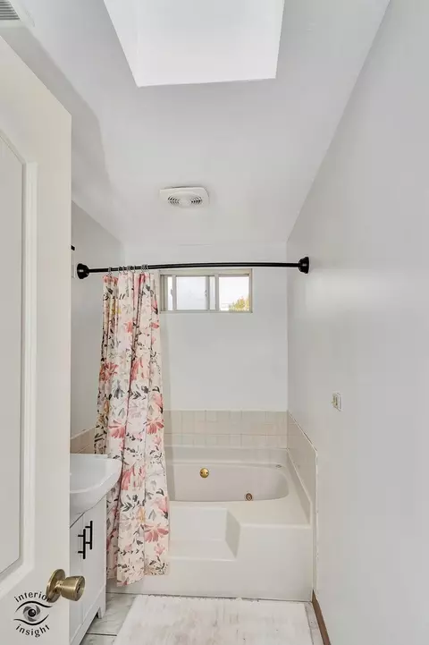 Bath - 7743 Columbia Dr, Bridgeview, IL 60455 photo 2 of 3
