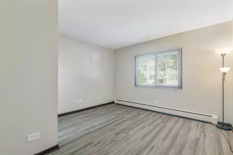 Living - 1279 Harding Ave #2B, Des Plaines, IL 60016 photo 6 of 6