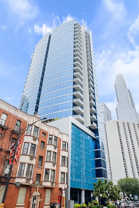 110 W Superior St #2503, Chicago, IL 60654
