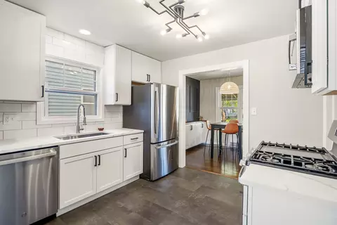Kitchen - 18540 Miller Dr, Lansing, IL 60438 photo 1 of 5