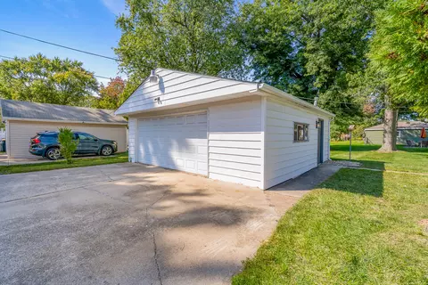 Exterior - 18540 Miller Dr, Lansing, IL 60438 photo 9 of 15