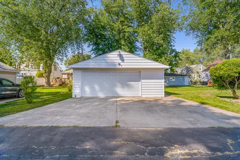 Exterior - 18540 Miller Dr, Lansing, IL 60438 photo 8 of 15