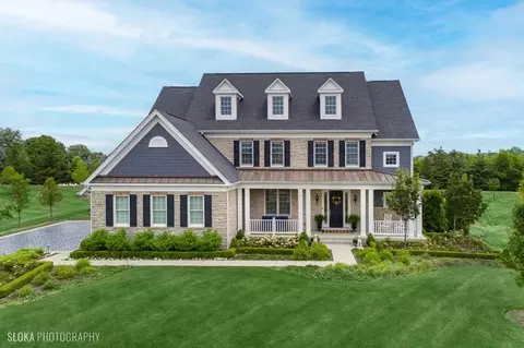 11 Acadia Dr, South Barrington, IL 60010