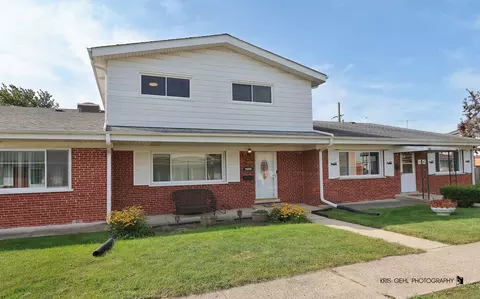 9056 N Clifton Ave, Niles, IL 60714