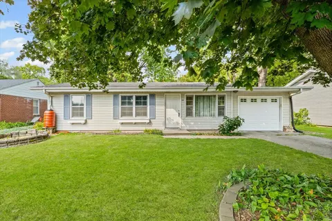 810 Breen Dr, Champaign, IL 61820
