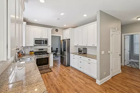 Kitchen - 4015 Tansy Rd, Aurora, IL 60504 photo 2 of 4