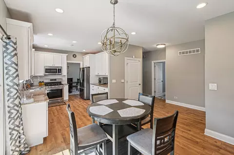 Dining - 4015 Tansy Rd, Aurora, IL 60504 photo 5 of 5