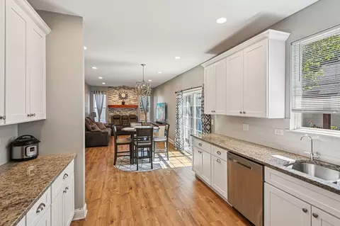 Kitchen - 4015 Tansy Rd, Aurora, IL 60504 photo 1 of 4