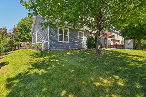 Exterior - 4015 Tansy Rd, Aurora, IL 60504 photo 5 of 9