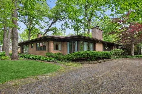 1606 Roncevalles Ave, Rockford, IL 61107