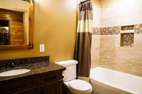 Bath - 3180 E North Rd, Morris, IL 60450 photo 3 of 3