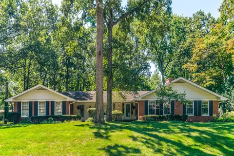 3 Sheffield Ct, Lincolnshire, IL 60069
