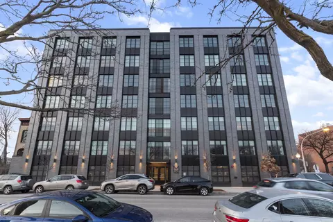 1400 W Monroe St #4A, Chicago, IL 60607