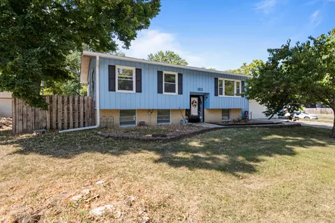 1801 Crescent Dr, Champaign, IL 61821