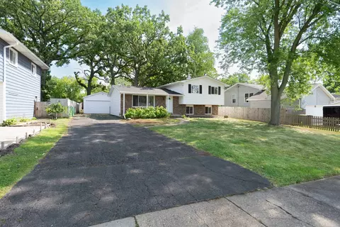 2509 Jethro Ave, Zion, IL 60099