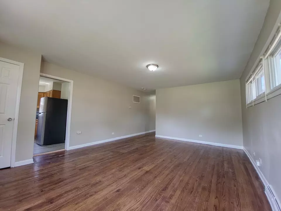 Living - 14724 Michigan Ave, Dolton, IL 60419 photo 4 of 4