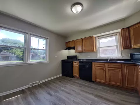 Kitchen - 14724 Michigan Ave, Dolton, IL 60419 photo 1 of 3