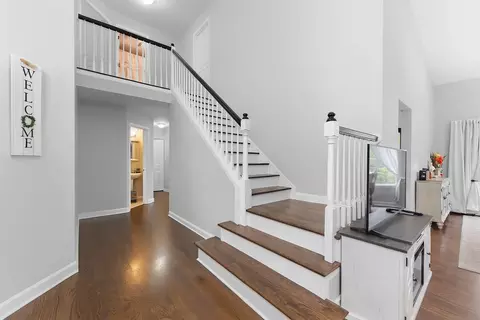 Entry Way - 1324 Smoketree Ln, Bartlett, IL 60103 photo 1 of 1