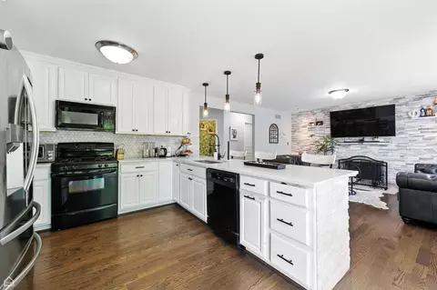 Kitchen - 1324 Smoketree Ln, Bartlett, IL 60103 photo 2 of 3