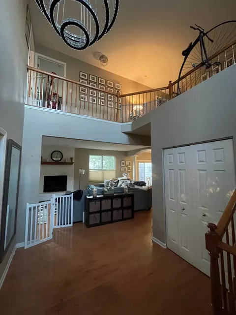 Entry Way - 186 Sunflower Ln, Bartlett, IL 60103 photo 1 of 5