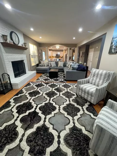 Living - 186 Sunflower Ln, Bartlett, IL 60103 photo 2 of 2