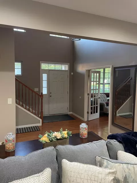 Entry Way - 186 Sunflower Ln, Bartlett, IL 60103 photo 4 of 5