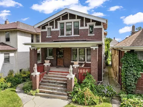 4425 N Sacramento Ave, Chicago, IL 60625