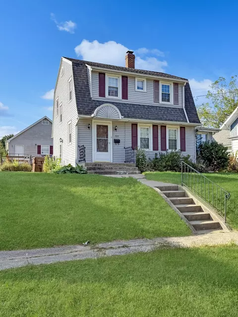 Exterior - 727 E Garden St, Freeport, IL 61032 photo 3 of 3