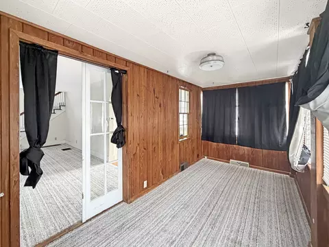 Exterior - 727 E Garden St, Freeport, IL 61032 photo 2 of 3
