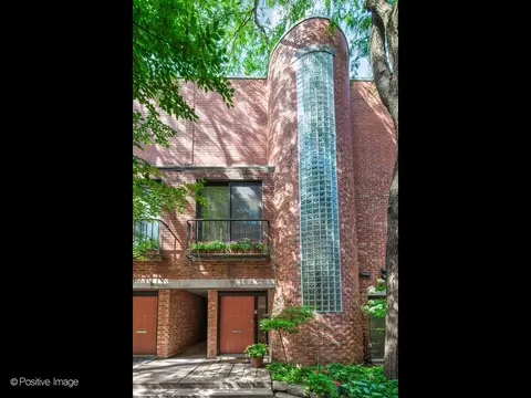 416 W Grant Pl #I, Chicago, IL 60614