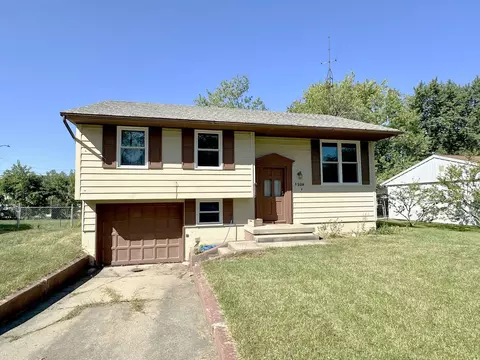 1228 Mount Vernon Dr, Bloomington, IL 61704