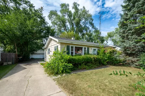 276 Hickory Ln, Antioch, IL 60002