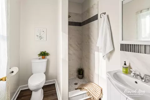 Bath - 837 S 4th Ave, Kankakee, IL 60901 photo 1 of 2