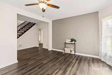 Living - 837 S 4th Ave, Kankakee, IL 60901 photo 3 of 4