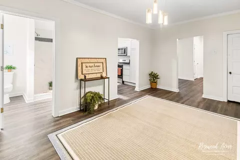 Entry Way - 837 S 4th Ave, Kankakee, IL 60901 photo 1 of 3