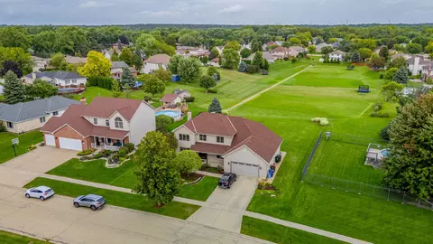 450 Kingston Dr, New Lenox, IL 60451