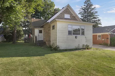 307 Prairie Ave, Highwood, IL 60040