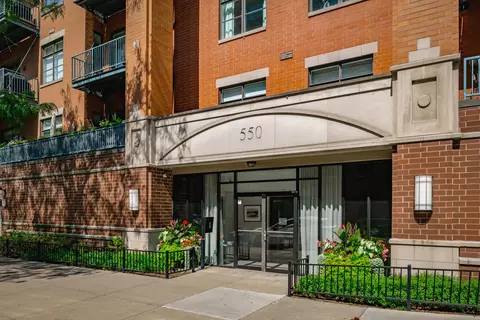 550 W Fulton St #301, Chicago, IL 60661