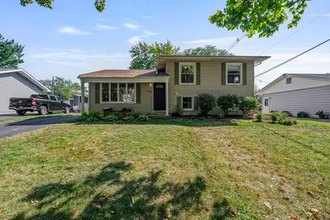 1105 Shoals Dr, Lockport, IL 60441
