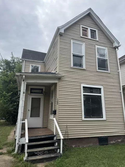 1302 W Butler St, Peoria, IL 61605