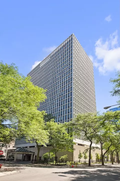 1 E Scott St #1003, Chicago, IL 60610